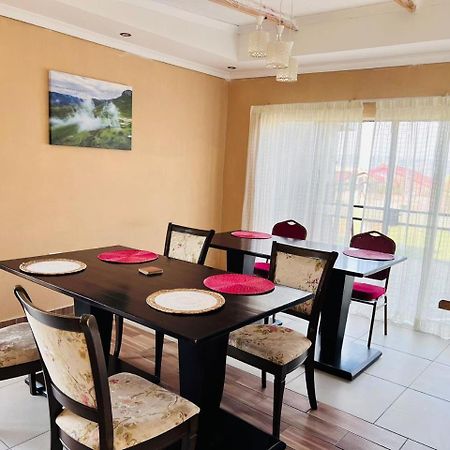 Mphatlalatsane Bnb Maseru Extérieur photo